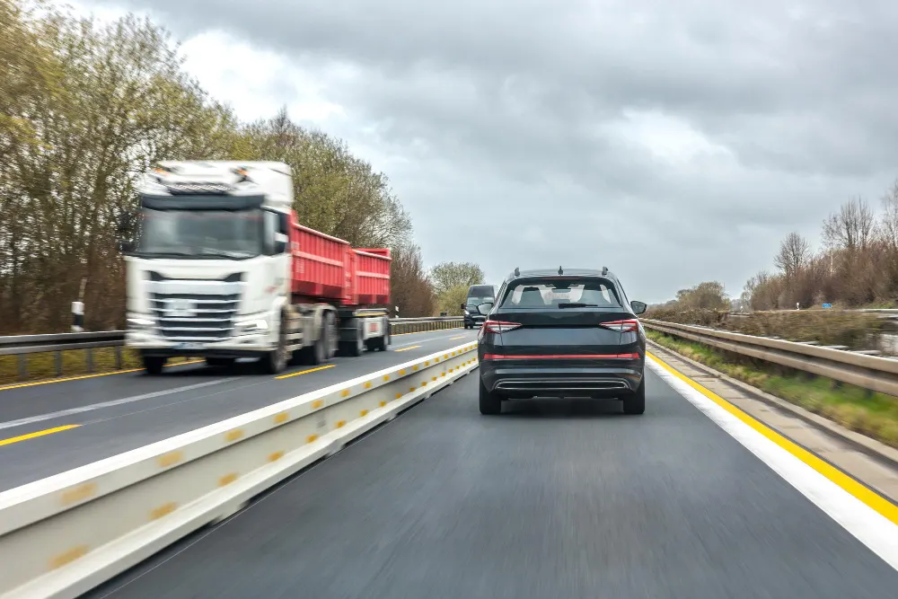 Services / Vehicle driving and delivery